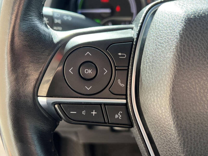 2019 Toyota Camry Hybrid XLE