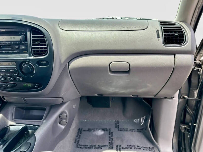 2003 Toyota Sequoia SR5