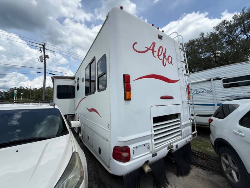 2005 Freightliner XCS Chassis