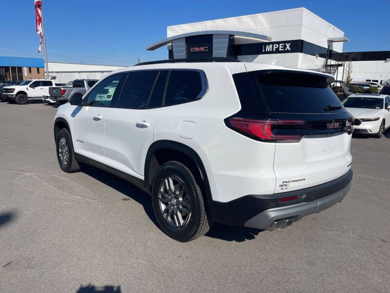 2025 GMC Acadia Elevation