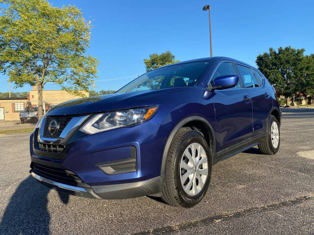 2018 Nissan Rogue for sale at Ideal Cars LLC in Skokie, IL