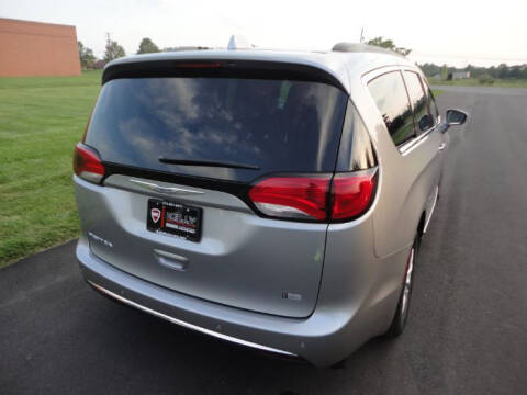 2017 Chrysler Pacifica Touring-L