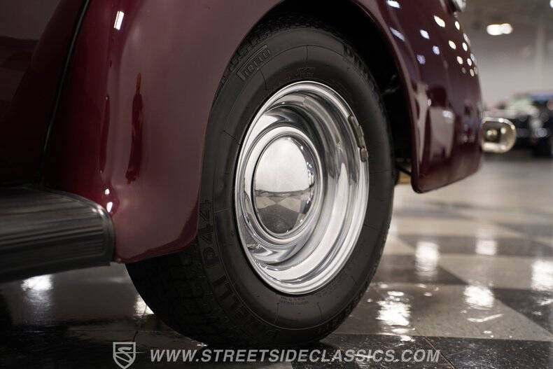 1940 Ford Deluxe