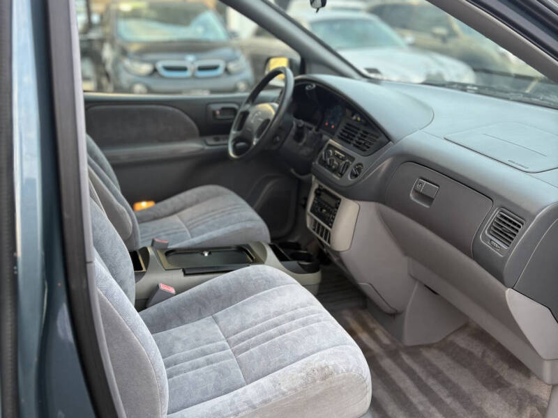2002 Toyota Sienna