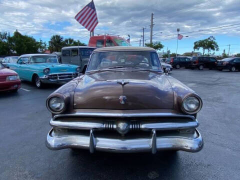 1953 Ford Crestline
