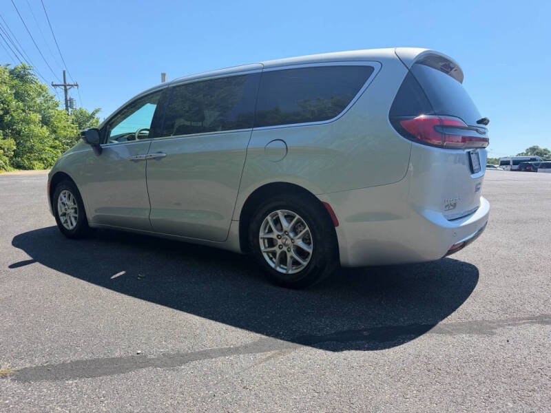 2024 Chrysler Pacifica Touring L