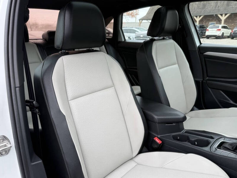 2019 Volkswagen Jetta R-Line