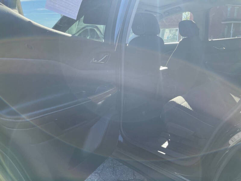 2017 GMC Acadia SLE-2