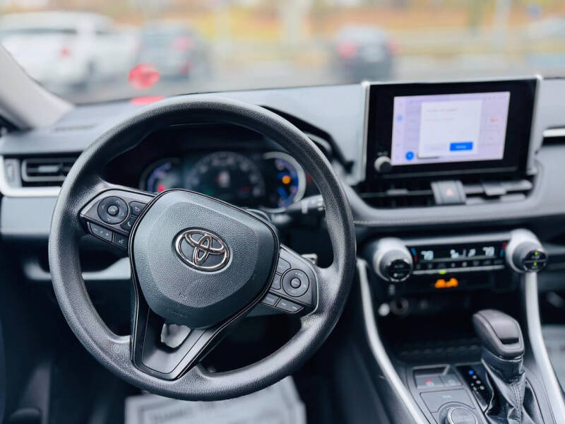 2023 Toyota RAV4 Hybrid LE