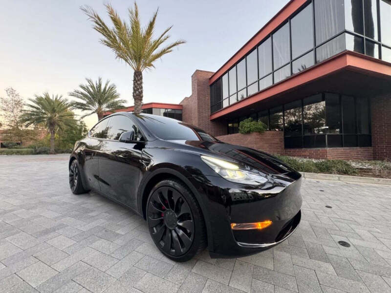 2023 Tesla Model Y Performance