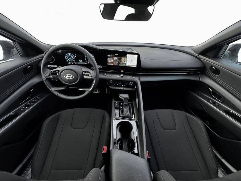 2025 Hyundai Elantra Hybrid SEL Sport