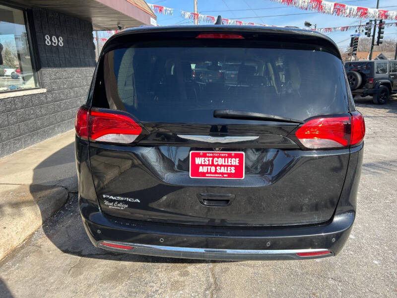 2017 Chrysler Pacifica Touring-L