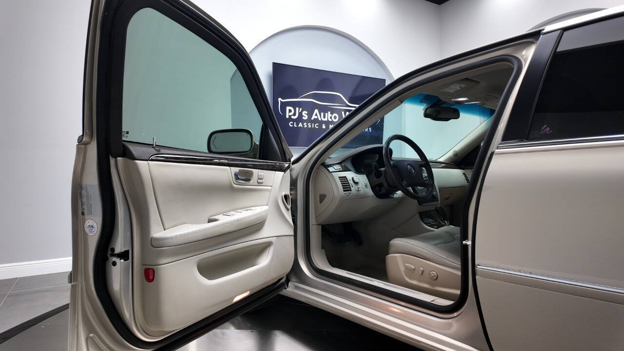2009 Cadillac DTS 33