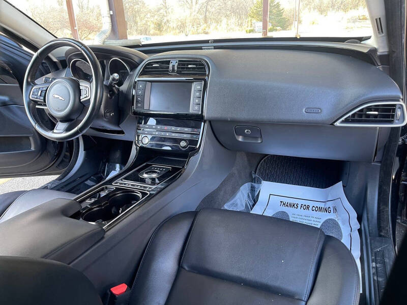 2017 Jaguar XE 35t Premium