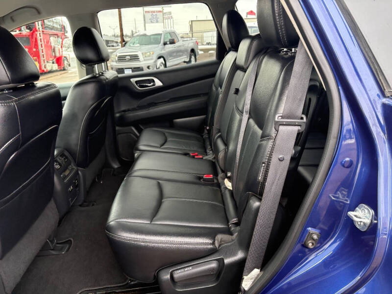 2020 Nissan Pathfinder SL