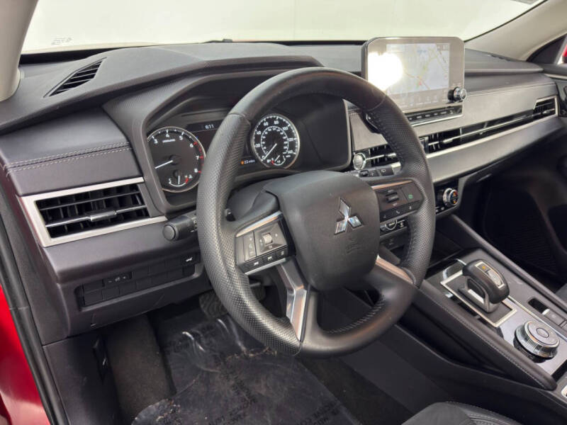 2022 Mitsubishi Outlander SE