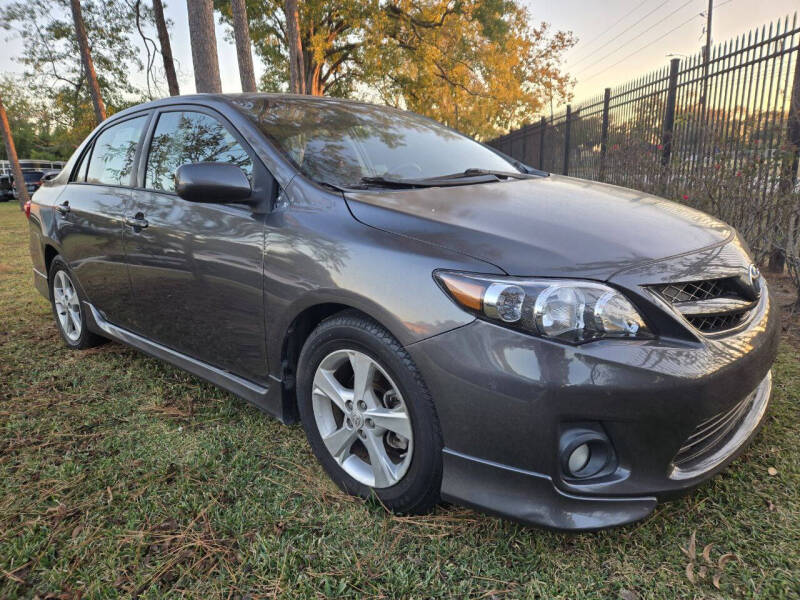2011 Toyota Corolla S's photo
