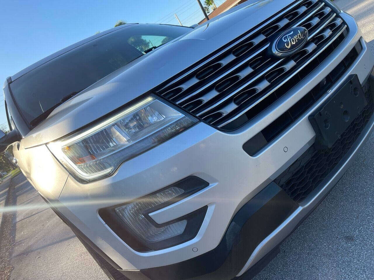 2017 Ford Explorer SUV - $14,555