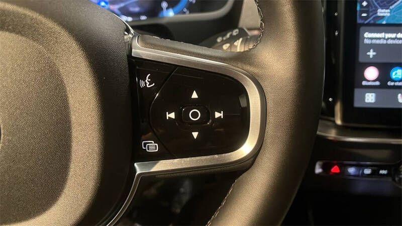 2025 Volvo XC90 B6 Plus Bright Theme 7P