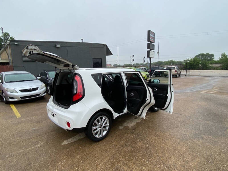 2018 Kia Soul +