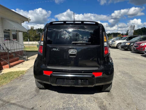 2010 Kia Soul +