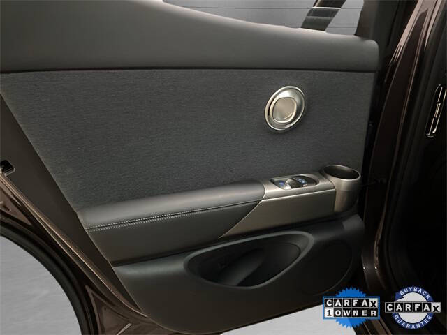 2024 Genesis GV60 Standard