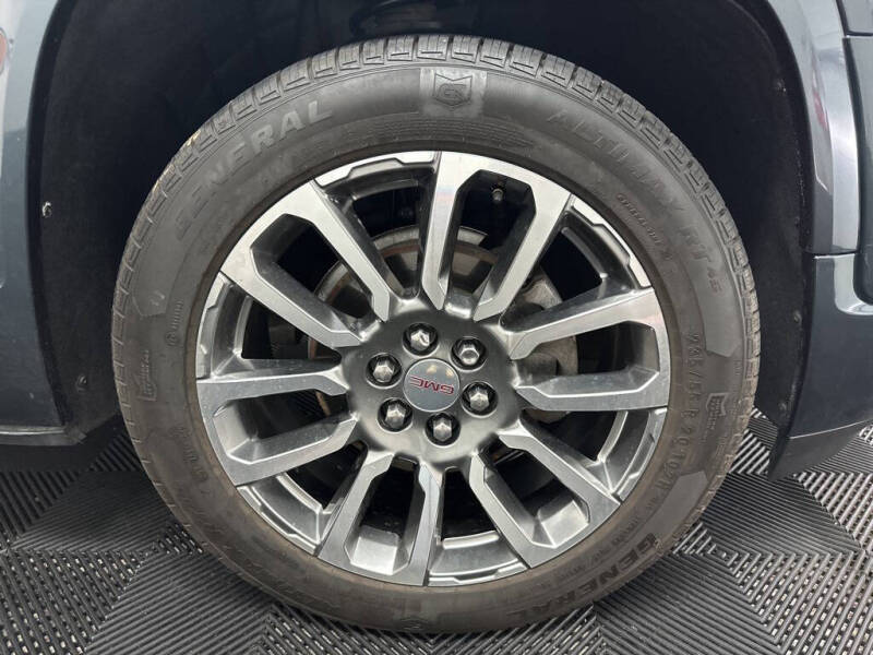 2020 GMC Acadia Denali