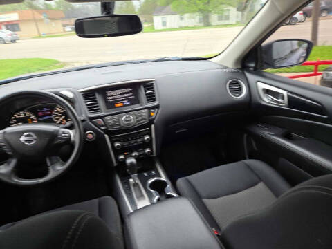 2018 Nissan Pathfinder S