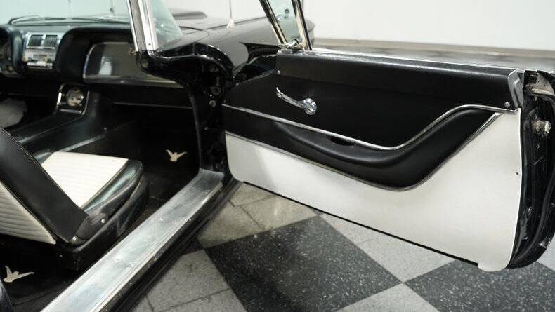 1959 Ford Thunderbird