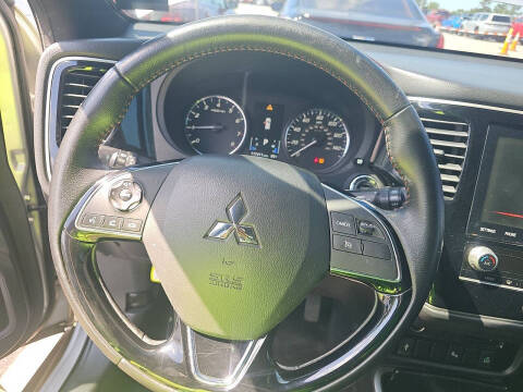 2020 Mitsubishi Outlander LE