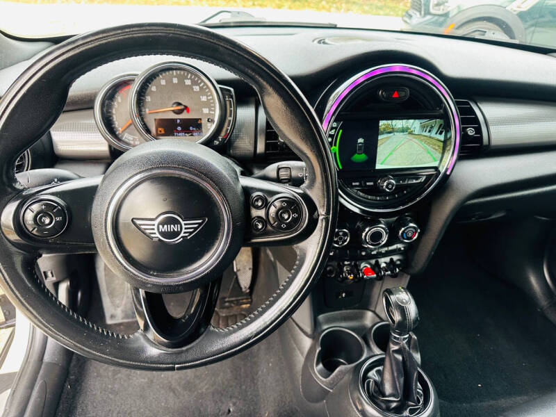 2019 MINI Convertible Base photo 30