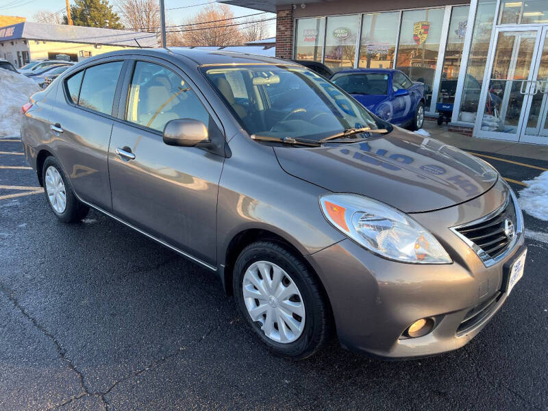 2012 Nissan Versa 1.6 SV