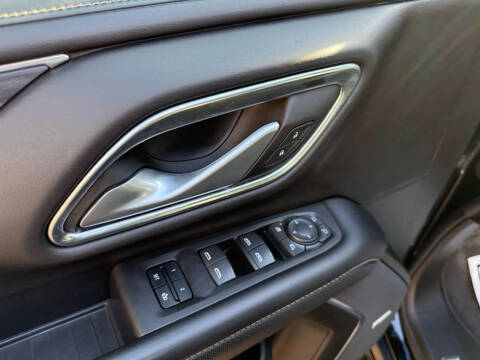 2022 GMC Yukon XL SLT