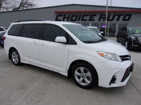 2018 Toyota Sienna for sale at Choice Auto in Carroll IA