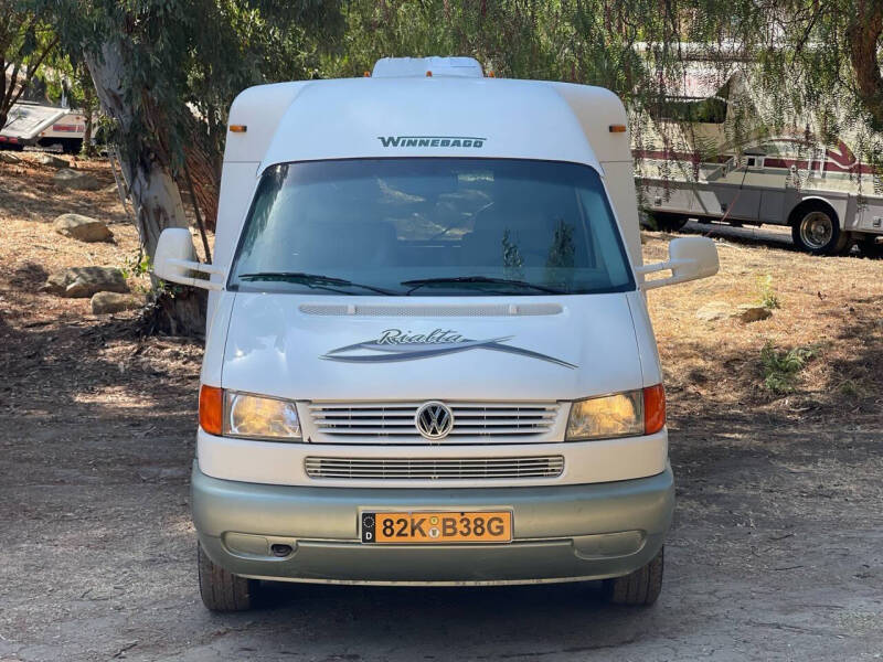 2002 Winnebago Rialta