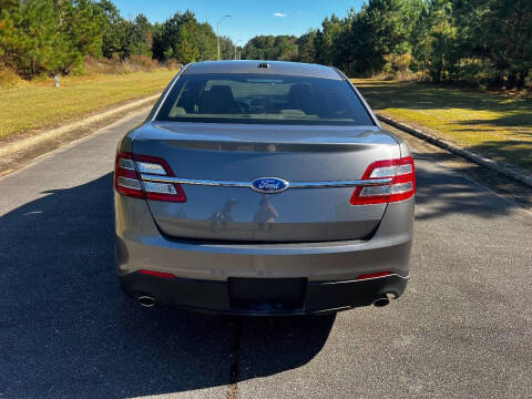 2013 Ford Taurus SE