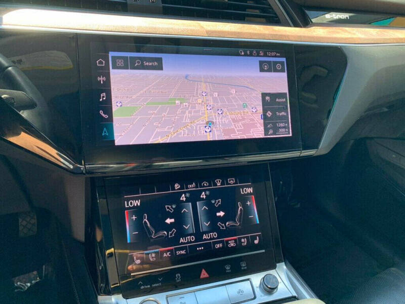 2019 Audi e-tron quattro Prestige