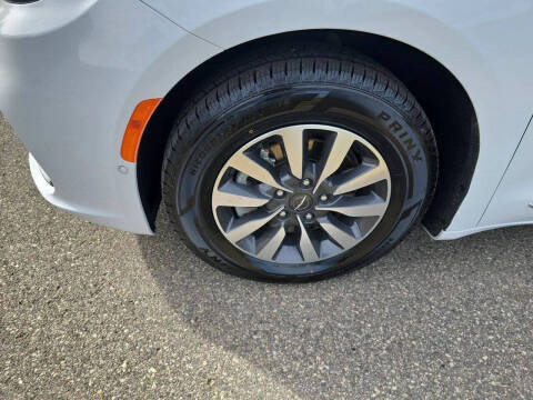 2022 Chrysler Pacifica Hybrid Limited