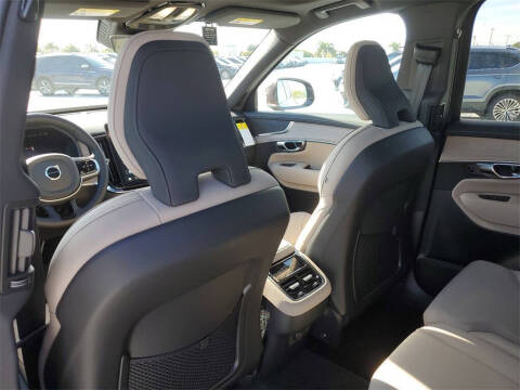 2025 Volvo XC90 B6 Core Bright Theme