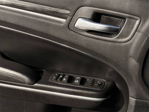 2022 Chrysler 300 Touring