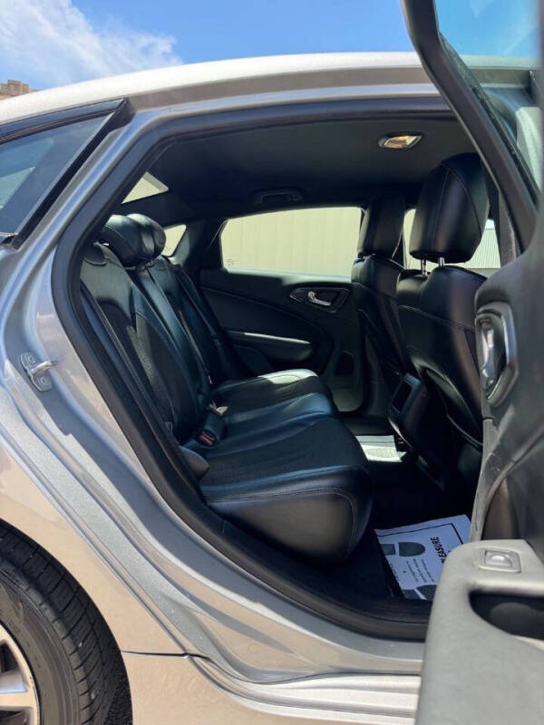 2015 Chrysler 200 S