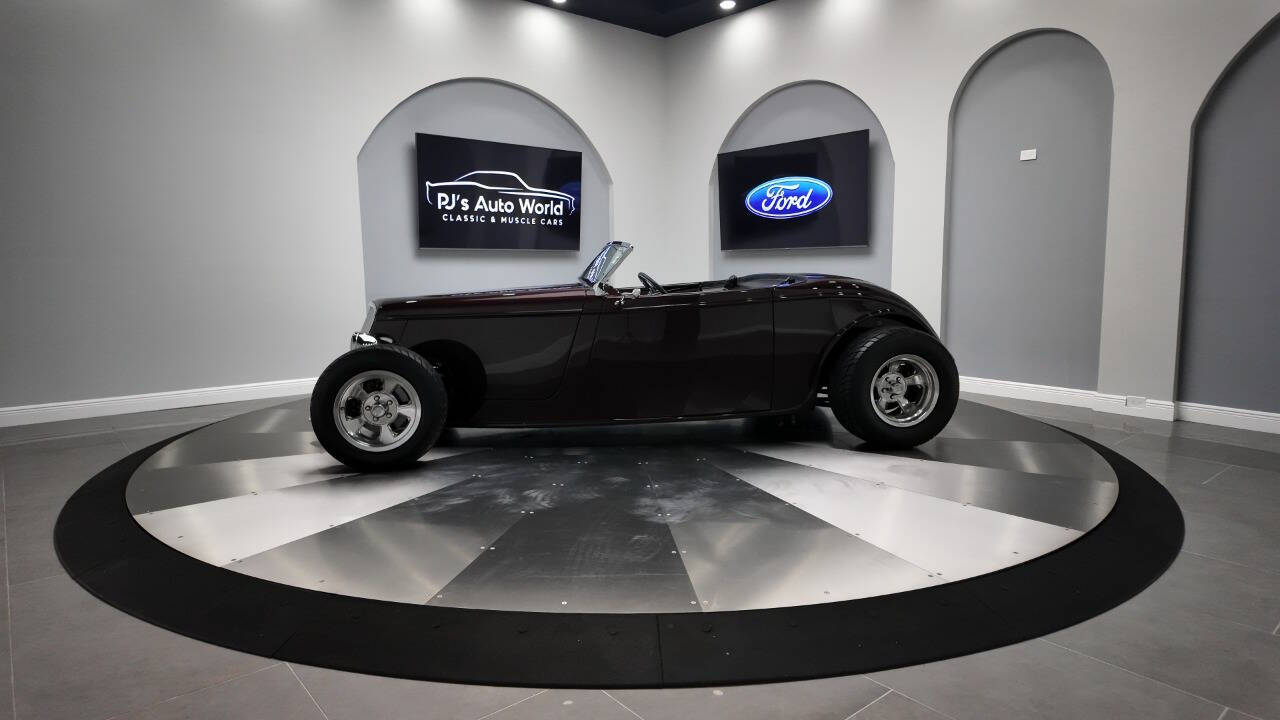 1933 Ford Factory 5 Hot Rod 2