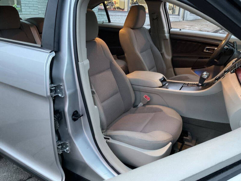 2012 Ford Taurus SEL