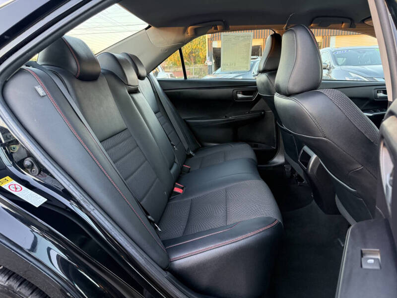 2016 Toyota Camry SE