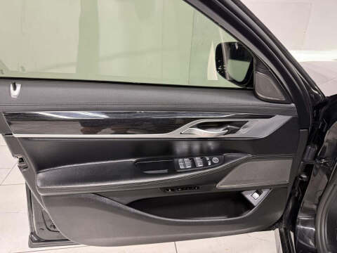 2022 BMW 7 Series 740i