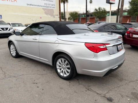 2012 Chrysler 200 Touring