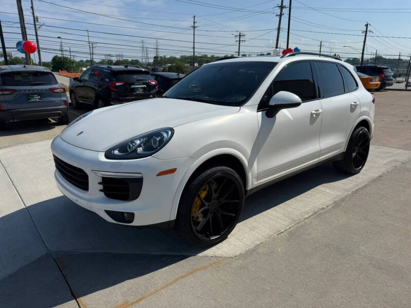 2018 Porsche Cayenne Platinum Edition