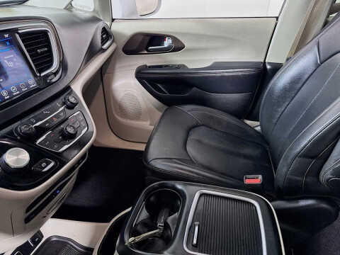 2018 Chrysler Pacifica Touring L Plus