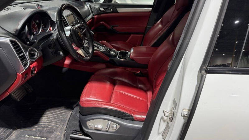 2016 Porsche Cayenne GTS