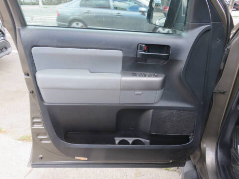 2014 Toyota Sequoia SR5